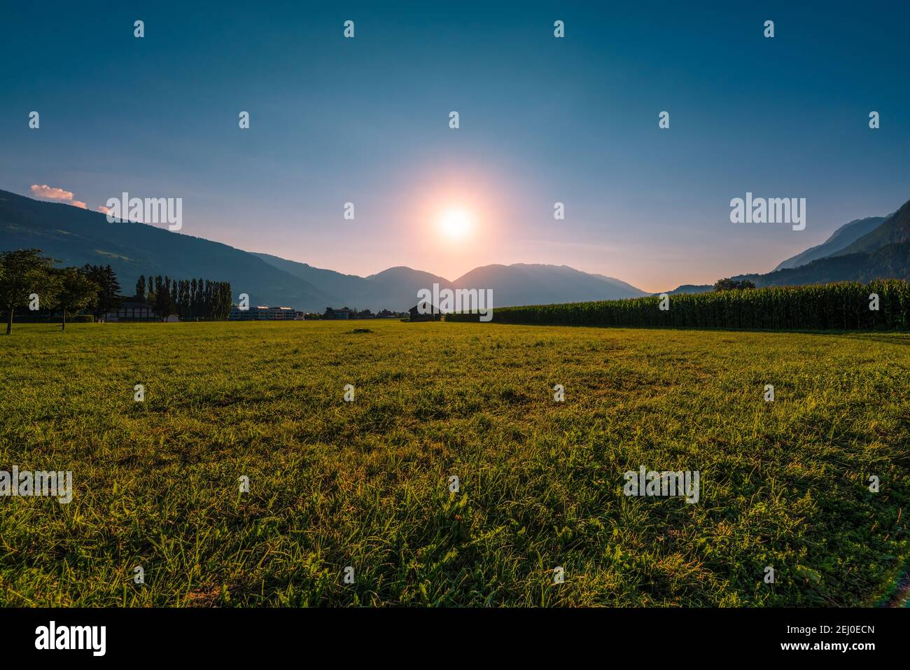 Amanecer, temprano en la mañana en Austria Lienz Foto de stock
