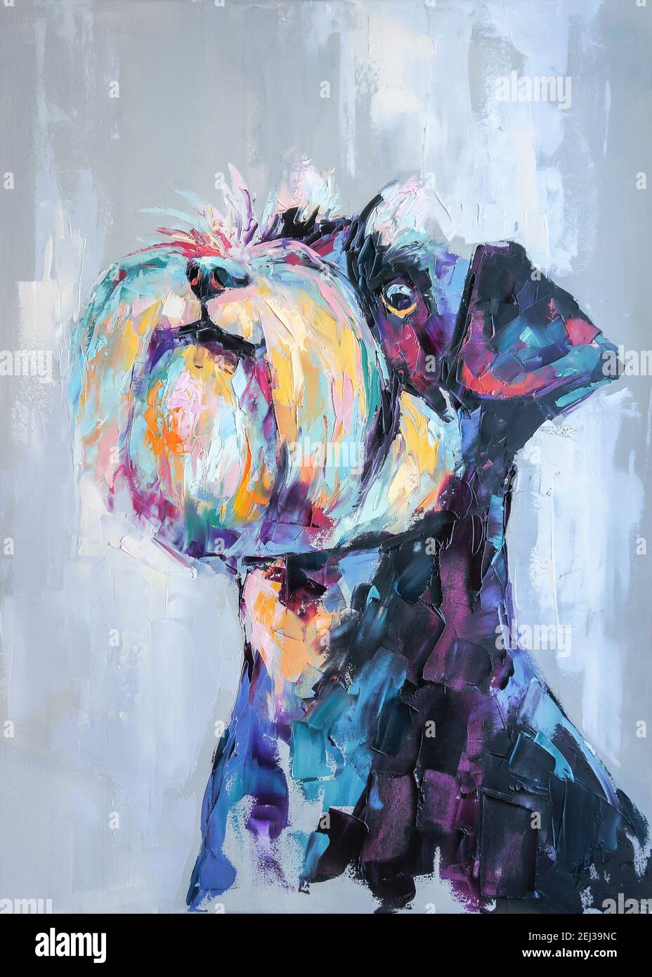 Pintura de retrato de perro de aceite en tonos multicolores. Pintura conceptual abstracta de un hocico de bulldog francés. Primer plano de una pintura de aceite y paleta Foto de stock