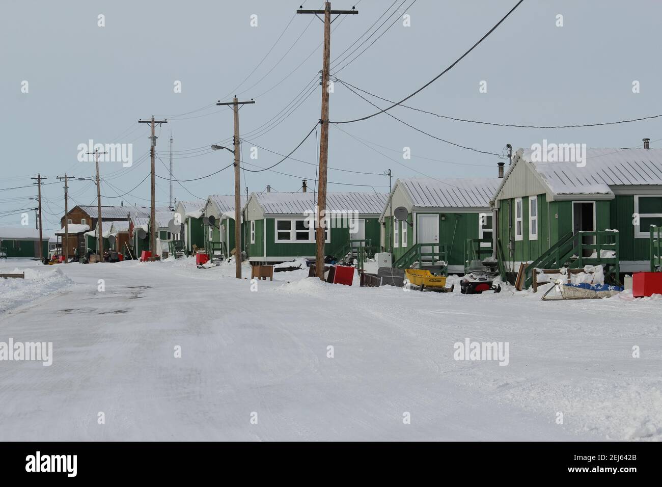 Inuvik houses fotografías e imágenes de alta resolución Alamy