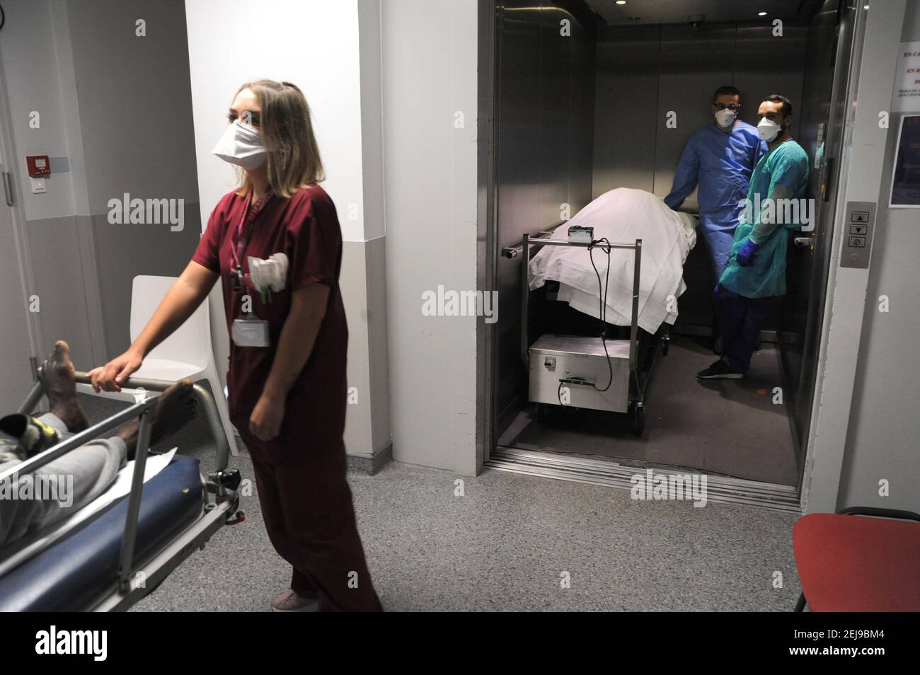 Covid-19 muertes en el hospital Foto de stock