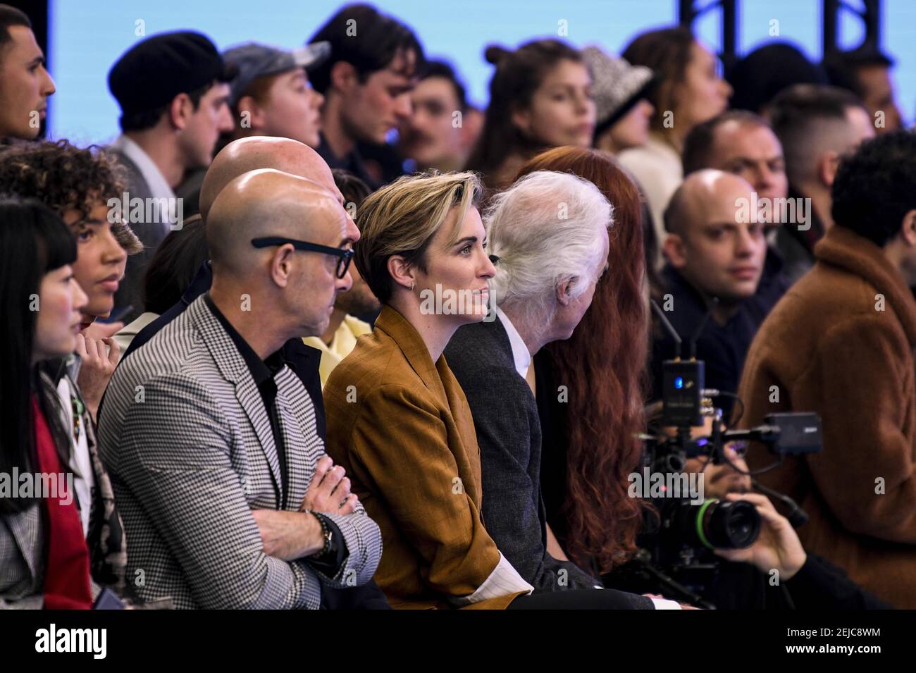 Stanley Tucci, Vicky McClure y Jimmy Page observan la pista durante el  desfile de moda de Paul Smith durante la Semana de la Moda de París Mens Otoño  Invierno 2020-2021 en París,