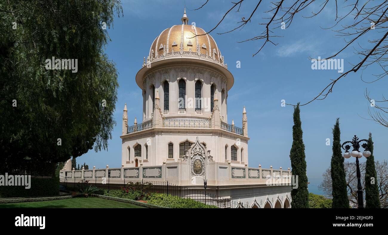 Vista de las terrazas del Santuario del Bab, Jardines Bahai, Plaza Colonia Alemana, Haifa, Israel Foto de stock