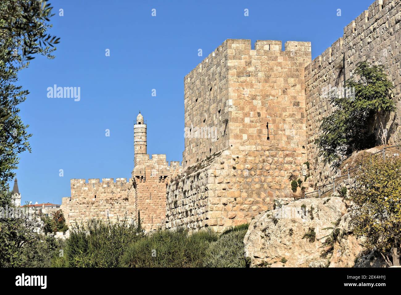 Muro occidental de la Ciudad Vieja de Jerusalén. Una muralla del siglo XVI construida por Suleiman el magnífico. Foto de stock