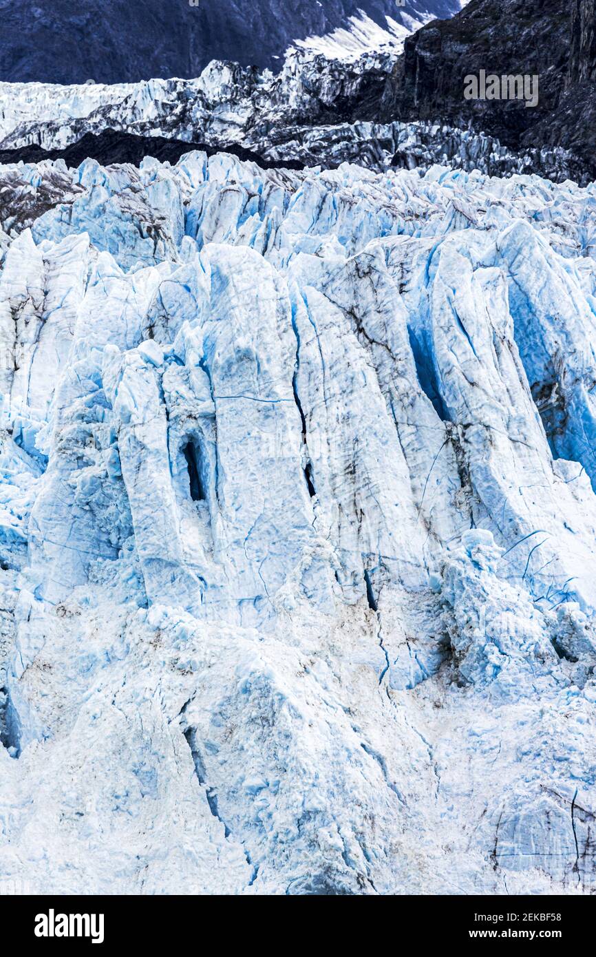 La cara rota del glaciar Margerie en la ensenada Tarr de Glacier Bay, Alaska, Estados Unidos Foto de stock