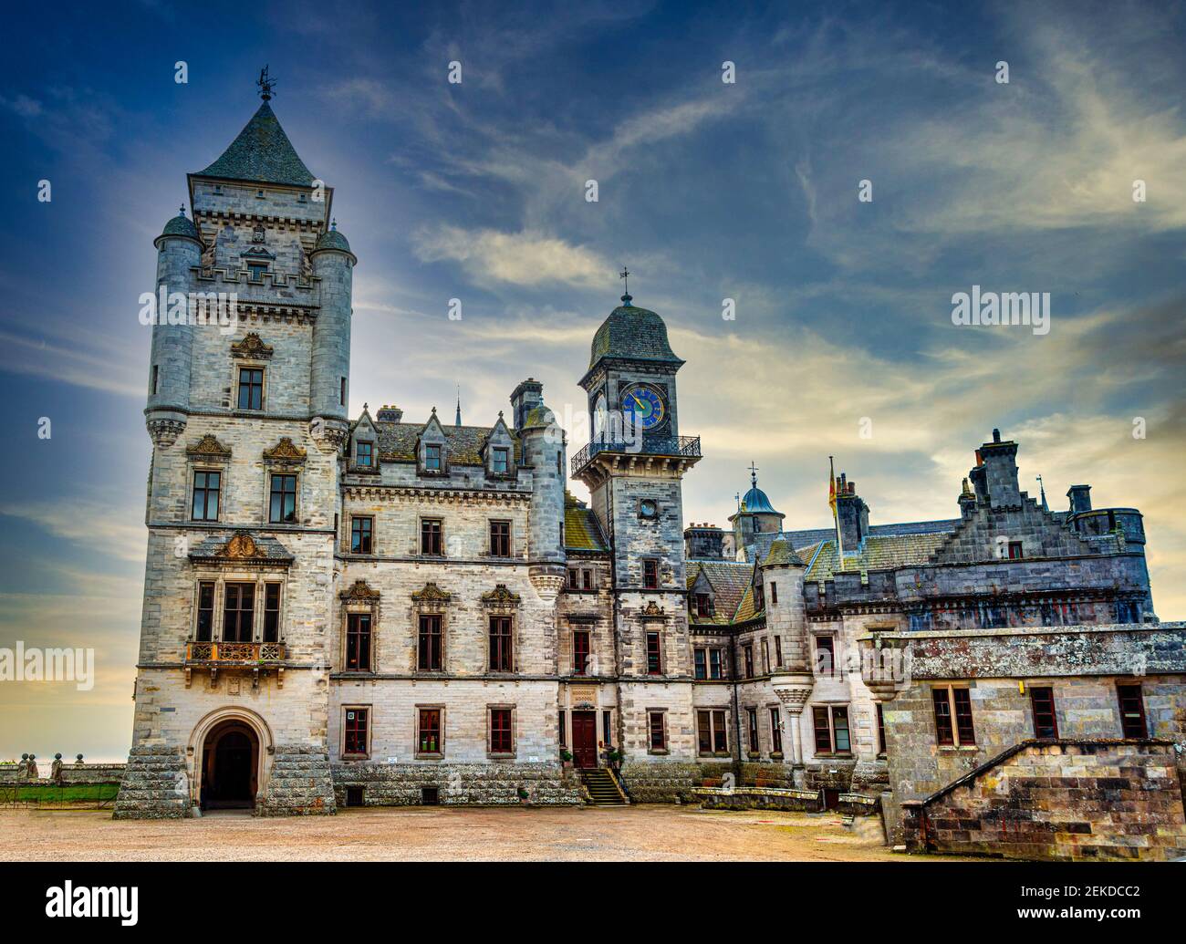 Dunrobin Castillo. Sede de la familia del conde de Sutherland con 189 habitaciones es la gran casa más grande en las tierras altas del norte, Golspie, Escocia Foto de stock
