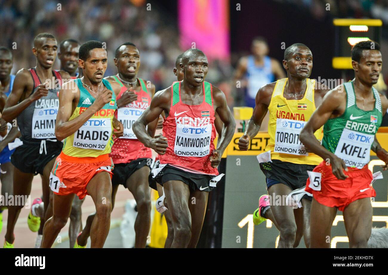 Aron Kifle (Eritrea), Timothy Toroitich (Uganda), Geoffrey Kamworor (Kenya). 10000 metros hombres - Campeonato Mundial de la IAAF Londres 2017 Foto de stock