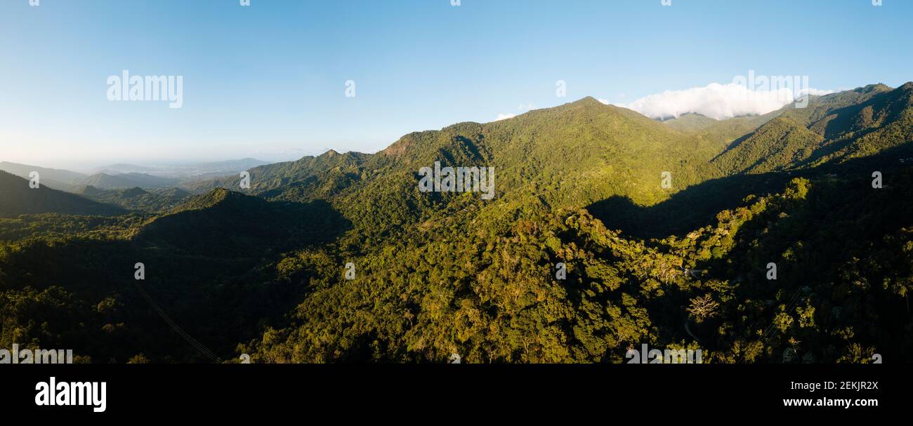Paisaje montañoso de Minca, Departamento Magdalena, Caribe, Colombia Foto de stock