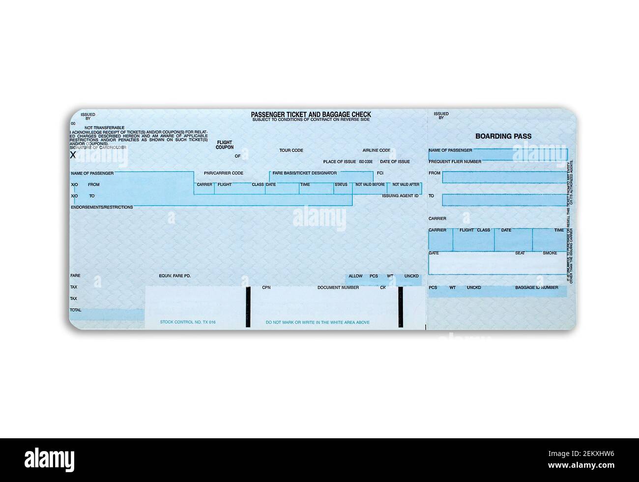 Billete de tarjeta de embarque de la aerolínea y cheque de equipaje para viajar en avión aislado sobre fondo blanco. Foto de stock