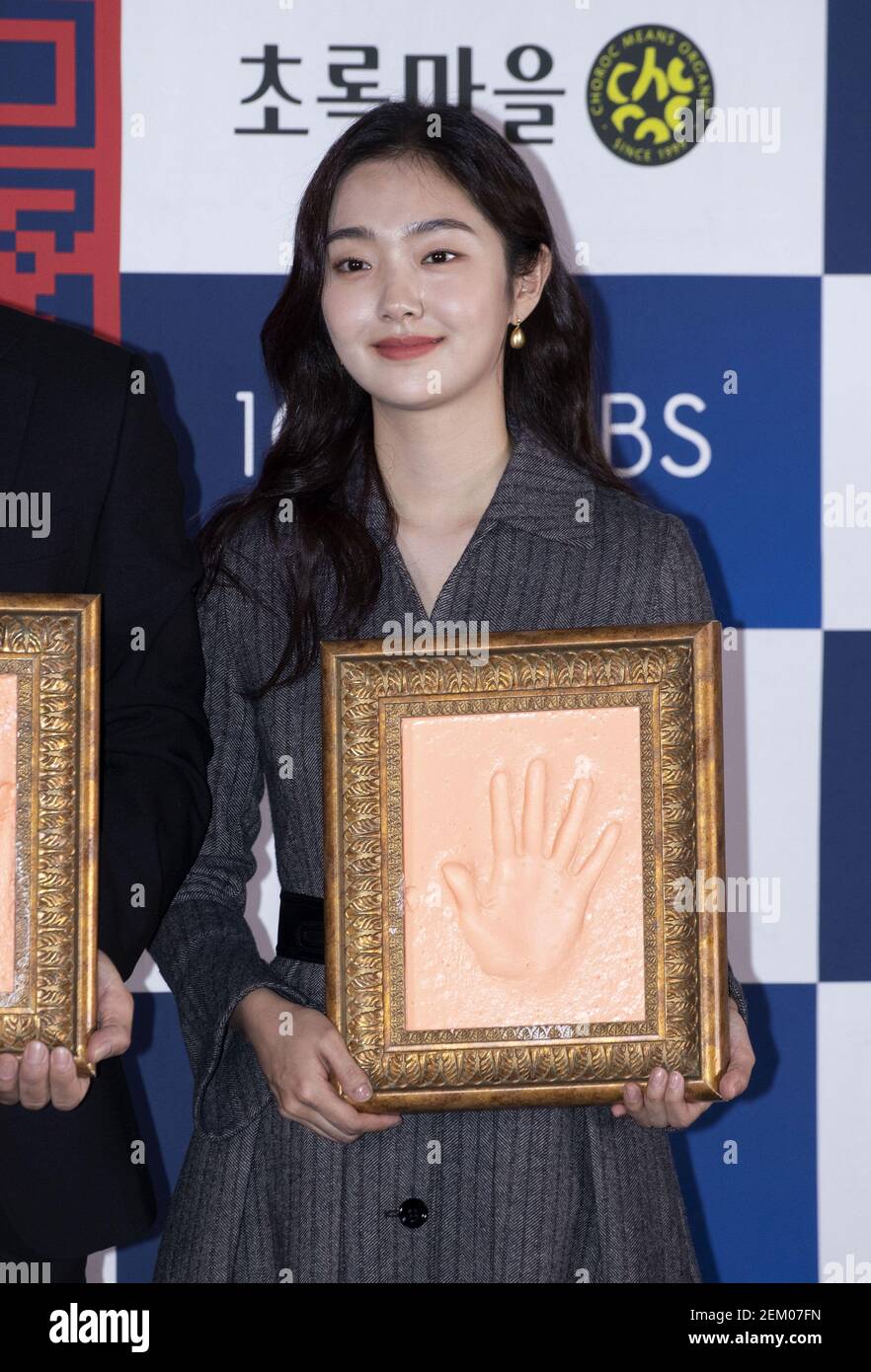 12 de noviembre de 2020 - Seúl, Corea del Sur: La actriz surcoreana Kim Hye-jun, asiste a un evento de impresión de manos para los '41st Blue Dragon Film Awards' en CGV Cinema en Seúl, Corea del Sur el 12 de noviembre de 2020. (Foto de: Lee Young-ho/Sipa USA) Foto de stock