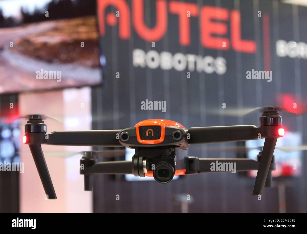 Autel Robotics - EVO 4K Drone con SkyController se muestra durante la Feria  de Electrónica de consumo (CES) 2019 en el Centro de Convenciones de las  Vegas el martes, 8 de enero