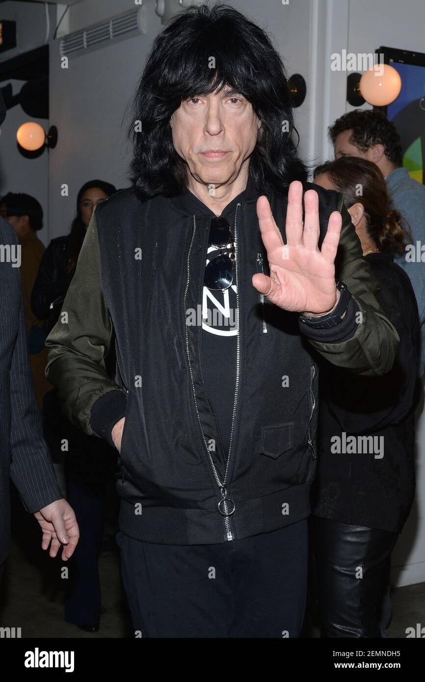 Traje de marky ramone fotografías e imágenes de alta resolución - Alamy