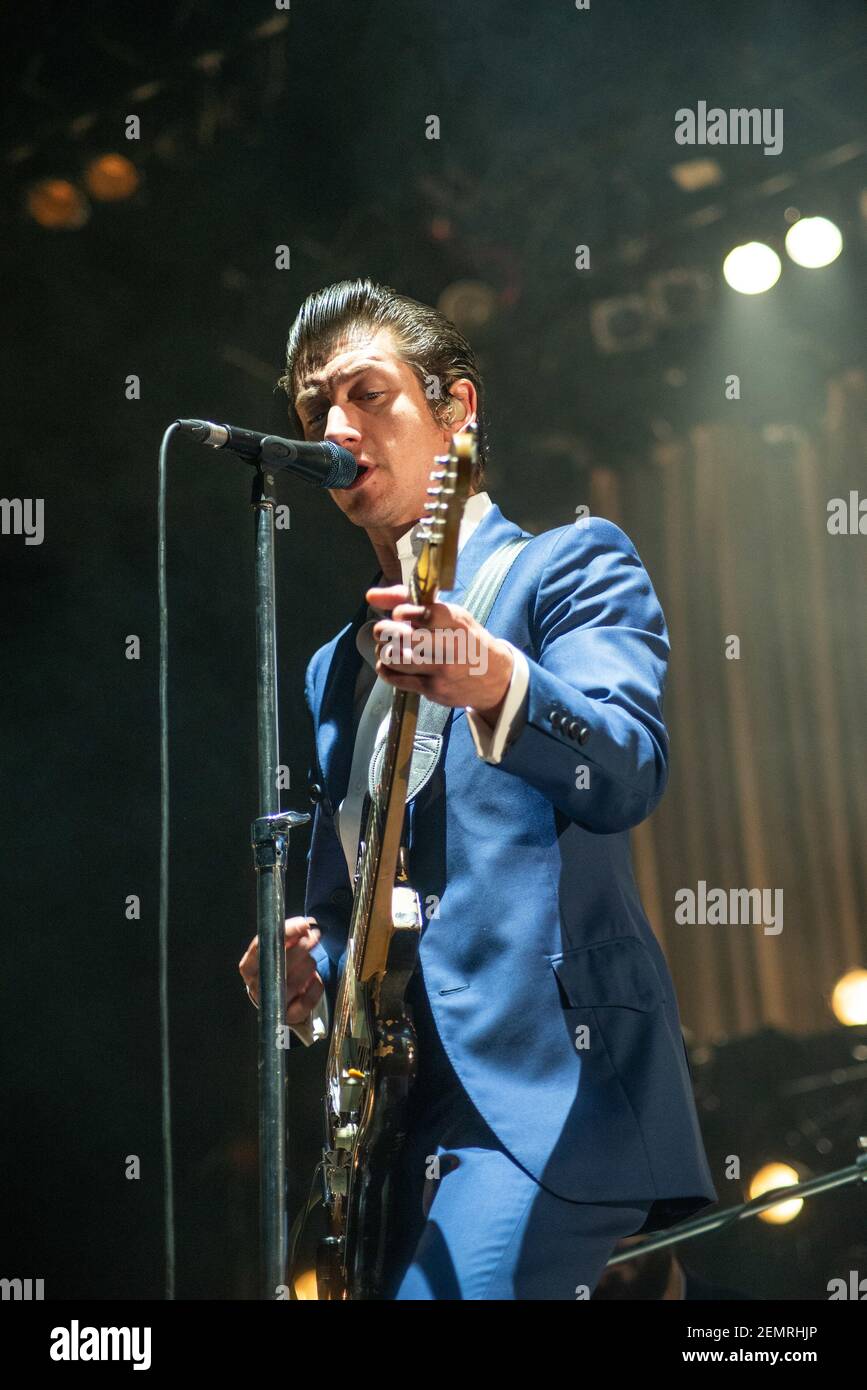Alex Turner y los Arctic Monkeys realizan un concierto en Jeunesse Arena en  Río de Janeiro, Brasil el 3 de abril de 2019. (Foto de Cristiane  Mota/Fotoarena/Sipa USA Fotografía de stock -