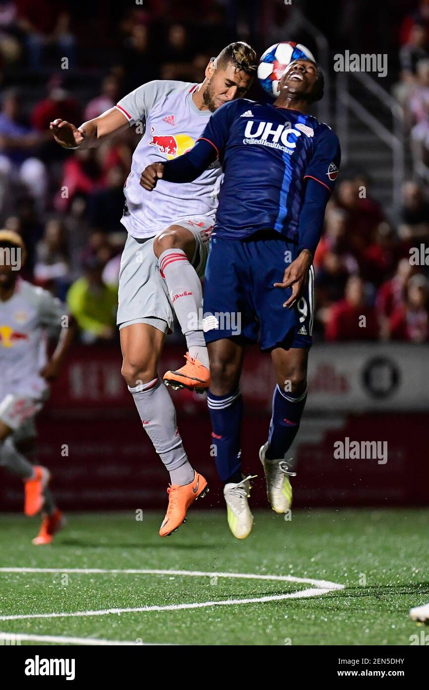 11 Jun 19 Montclair Nj Ee Uu Avance De La Revolucion De Nueva Inglaterra Juan Fernando Caicdeo 9 Encabeza El Balon Contra El Defensor De Los New York Red Bulls Amor Tarek 3 Durante La 11 Jun 19 Montclair Nj Ee Uu Avance De La Revolucion De Nueva Inglaterra Juan Fernando Caicdeo 9 Encabeza El Balon Contra El Defensor De Los New York Red Bulls Amor Tarek 3 Durante La