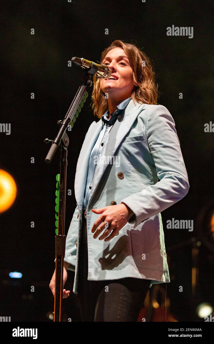 Brandi Carlile Durante El Summerfest Music Festival El 28 19 De Junio En Milwaukee Wisconsin Foto De Daniel Deslover Sipa Usa Fotografia De Stock Alamy