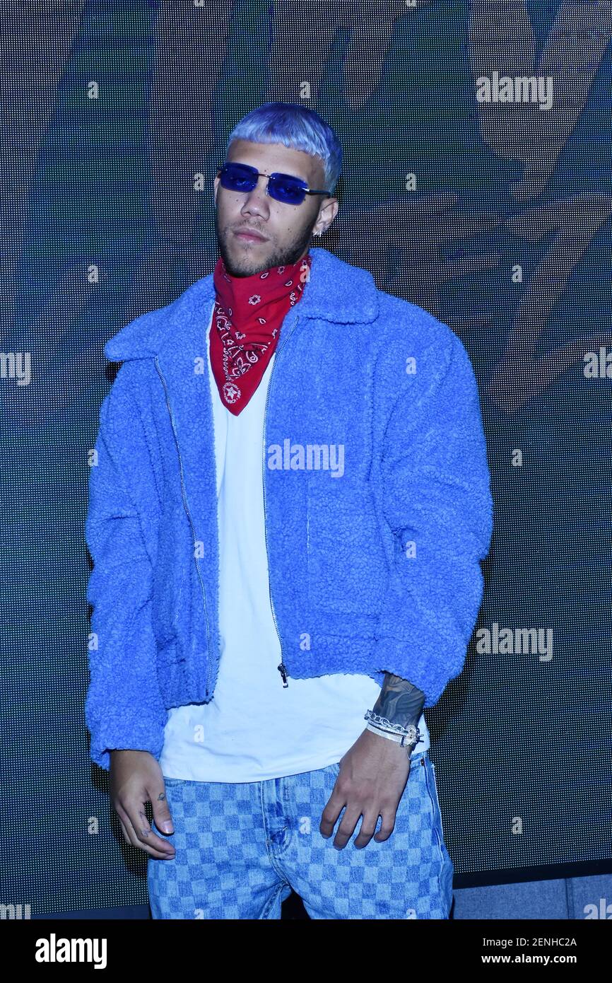 El cantante puertorriqueño de Reggaeton Jhay Cortez plantea fotos para  exhibir y promover su éxito 'no me Conoce Remix' en el Auditorio Universal  de Música el 21 de agosto de 2019 en
