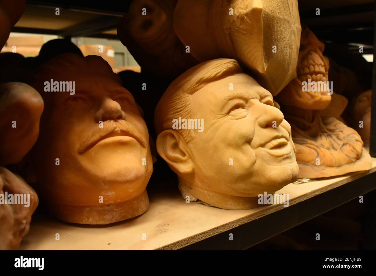 CUERNAVACA, MÉXICO AGOSTO 27 Máscaras vistas durante un proceso de