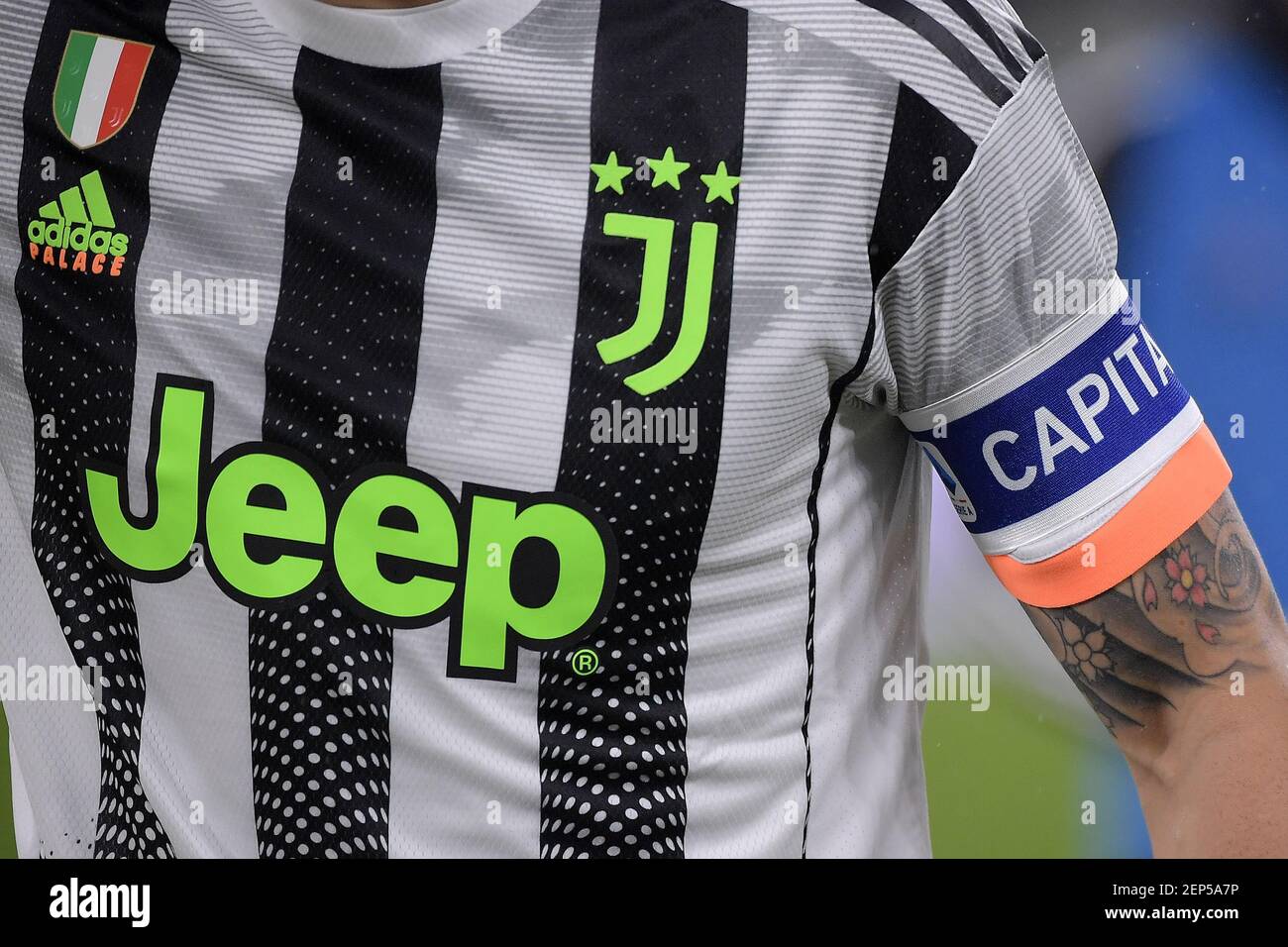 La edición especial de la camiseta Juventus diseñada por la Marca Palace En  cooperación con Adidas Torino 30/10/2019 Juventus Stadium Football serie A  2019/2020 Juventus FC - Génova CFC Foto Federico Tardito /