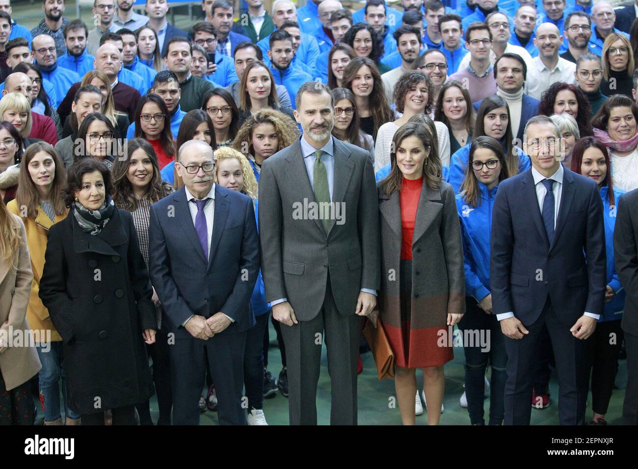 Reina Letizia de con el fundador la Fructuoso López durante la visita a las instalaciones de la empresa española de ropa JOMA Sports. 19 de enero de 2018. (
