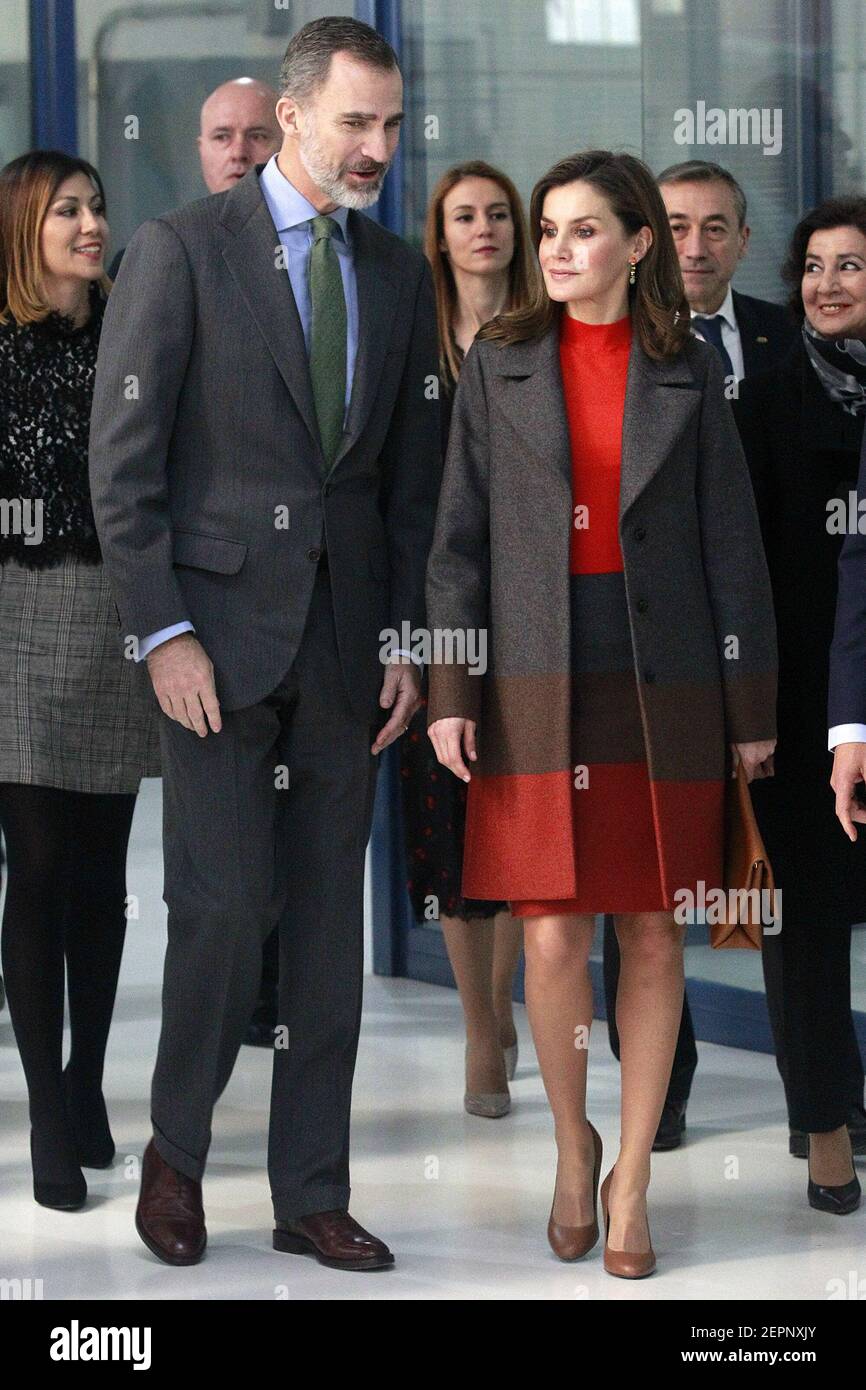 El rey Felipe VI de España y la reina Letizia de España durante la visita a las instalaciones de la empresa española de ropa deportiva JOMA Sports. 19 de enero de 2018. (Foto de Acero/Alter Photos/Sipa USA) Foto de stock