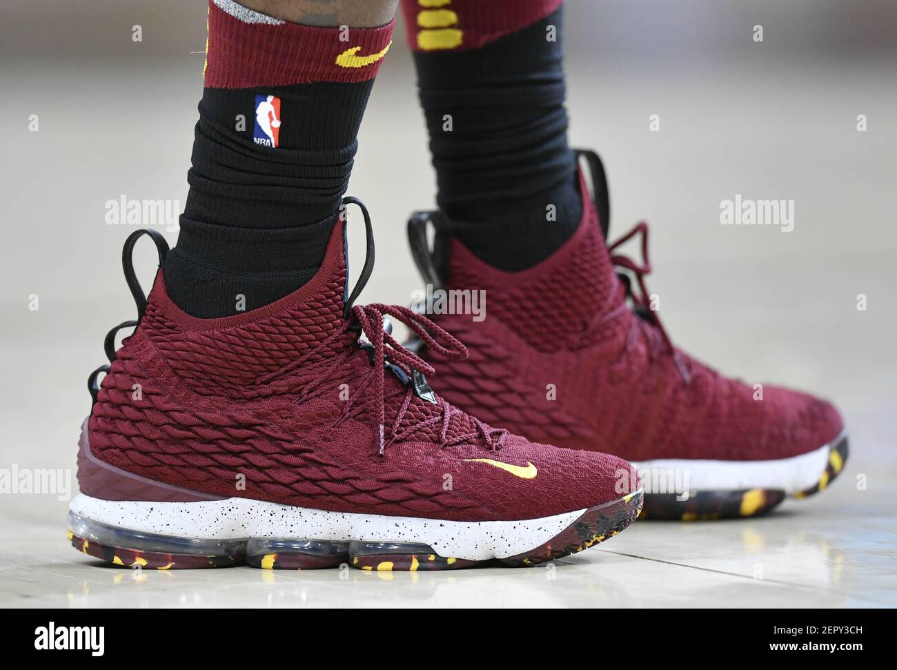 22 de febrero de 2018; Cleveland, OH, EE.UU.; Una visión general de los  zapatos de Cleveland Cavaliers adelante LeBron James (23) en Quicken Loans  Arena. Crédito obligatorio: David Richard-USA hoy Deportes Fotografía