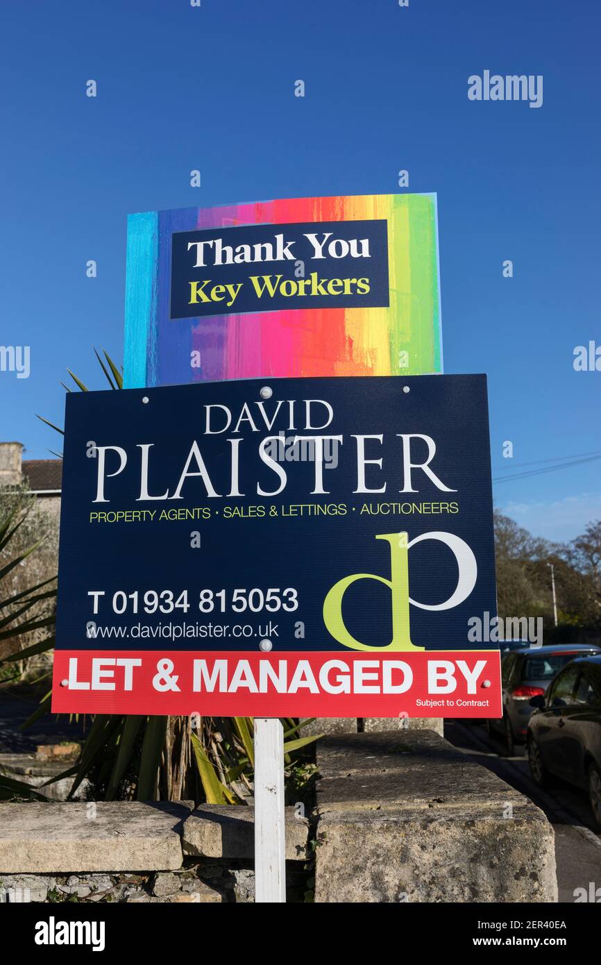 Letrero de un agente inmobiliario en Weston-super-Mare, Reino Unido, con el lema "Gracias a los trabajadores clave" Foto de stock