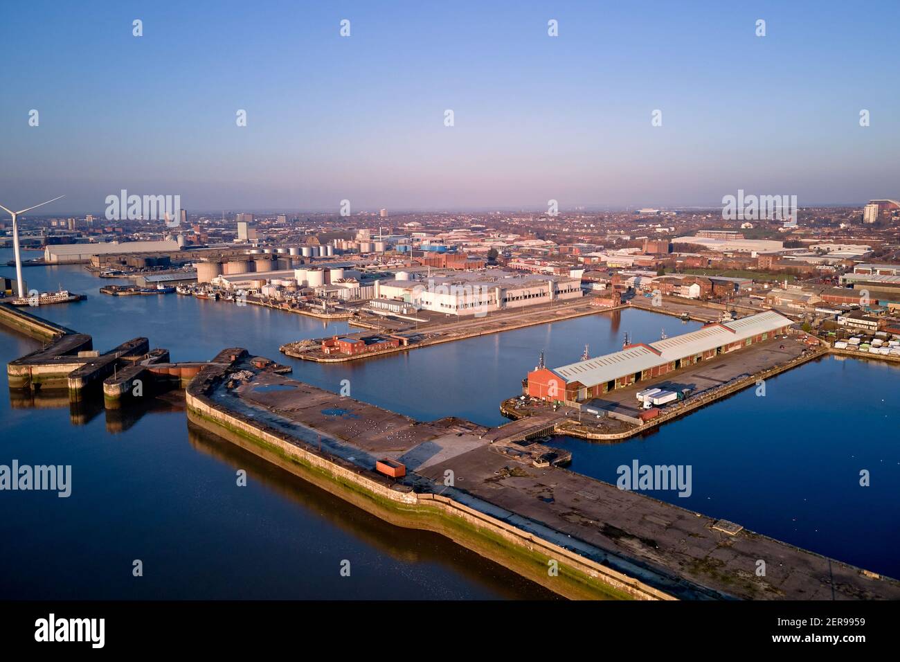 Vistas aéreas de Bramley Moore Dock, Liverpool. Los planes del Everton FC para un nuevo estadio de 52,000 plazas han sido aprobados por los concejales de la ciudad de Liverpool. Foto de stock