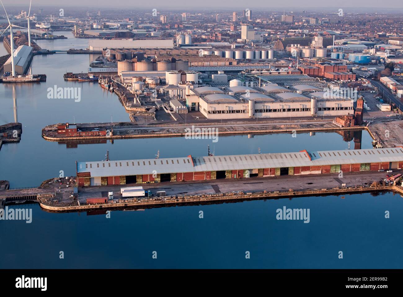 Vistas aéreas de Bramley Moore Dock, Liverpool. Los planes del Everton FC para un nuevo estadio de 52,000 plazas han sido aprobados por los concejales de la ciudad de Liverpool. Foto de stock