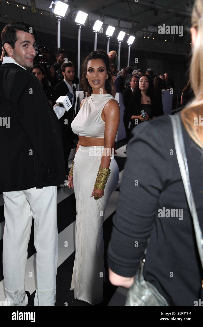 Kim Kardashian en la recepción del cóctel durante los premios CFDA 2018,  celebrados por Swarovski en