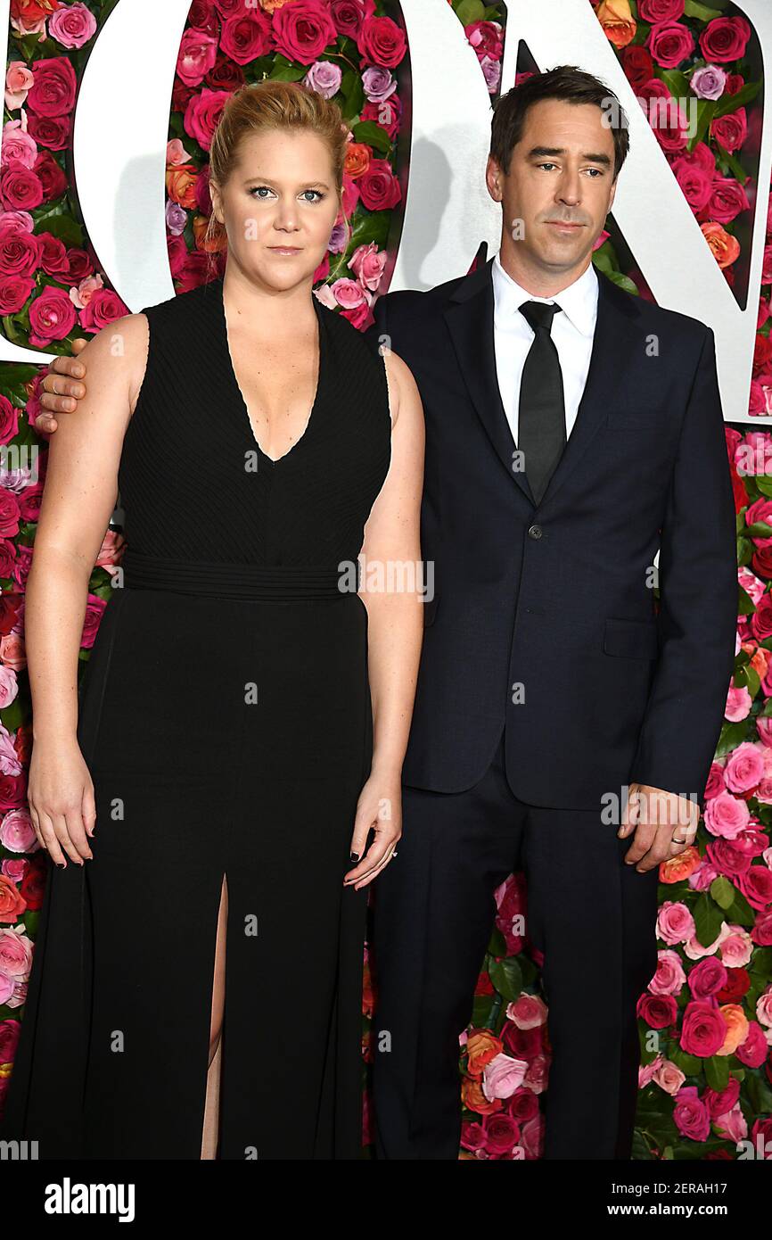 Amy Schumer y su esposo Chris Fischer llegan a los 72nd Annual Tony Awards  el 10 de junio de 2018 en Radio City Music Hall en Nueva York, Nueva York,  Estados Unidos