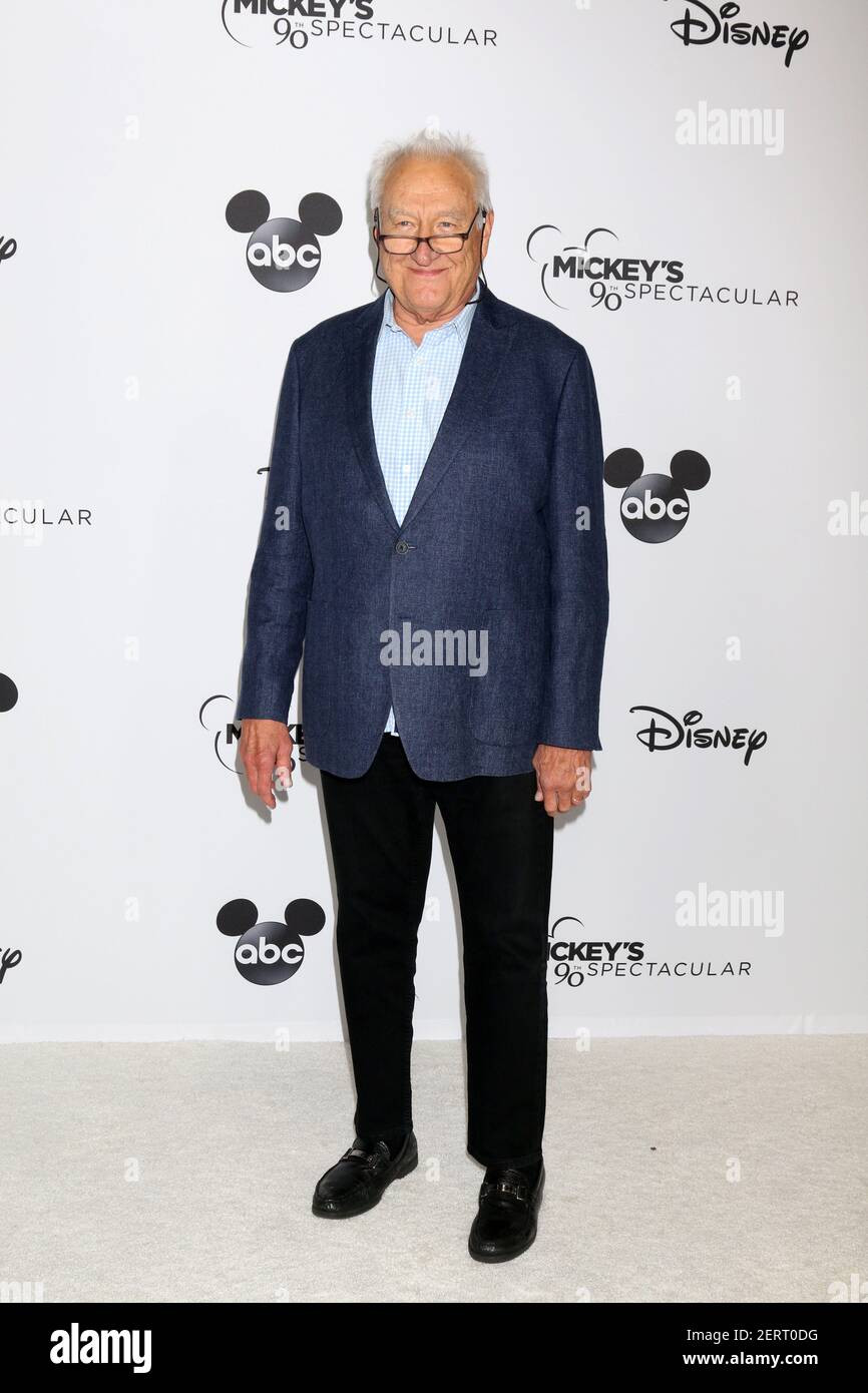 Don Mischer en el espectacular Taping 90 de Mickey en el Auditorio Shrine el 6 de octubre de 2018 en los Angeles, CA. (Foto de Katrina Jordan/Sipa USA) Foto de stock