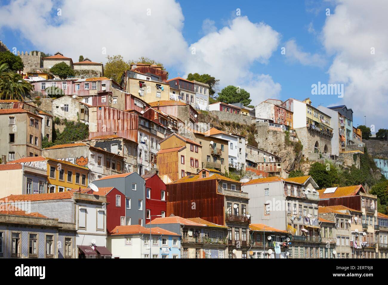 Casas en la ladera, Porto, Portugal Foto de stock