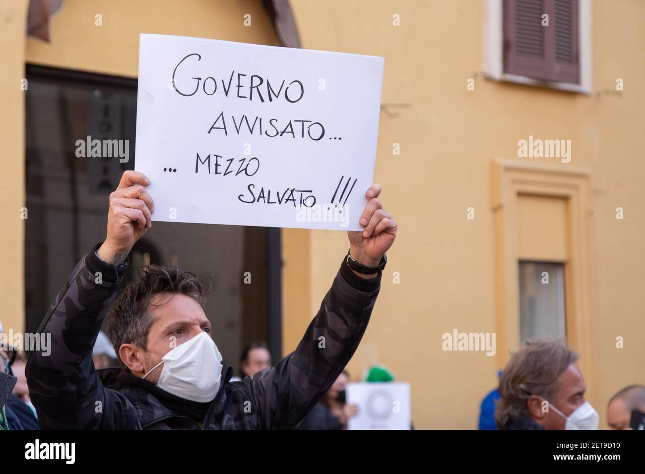 Roma, Italia. 1 de marzo de 2021. Manifestación frente al Palacio Montecitorio en Roma organizada por TNI Italia (Protección Nacional de Empresas). (Foto de Matteo Nardone/Pacific Press) crédito: Pacific Press Media Production Corp./Alamy Live News Foto de stock