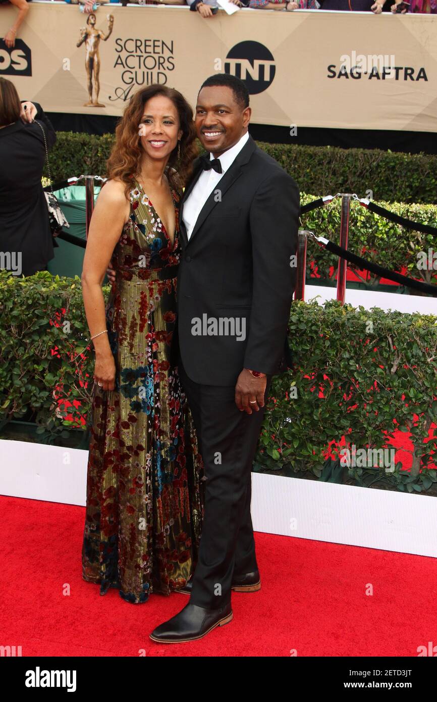 Mykelti Williamson y Sondra Spriggs en la 23ª pantalla Anual de los Premios  del Gremio de actores celebrada en el Auditorio Shrine en los Angeles, CA  el domingo, 29 de enero de