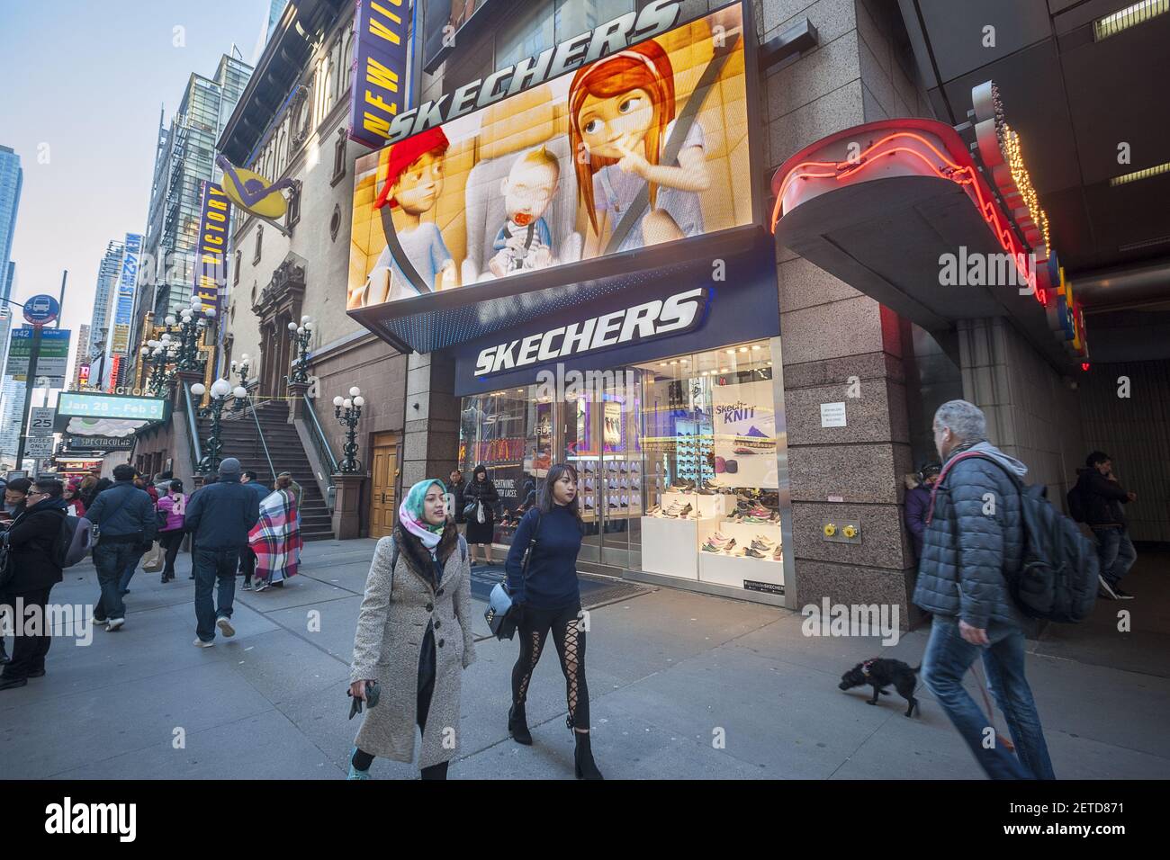 Una tienda Skechers en Times Square en Nueva York el miércoles, 25 de enero de 2017. La Junta de la Conferencia anunció que la confianza de los consumidores en tras