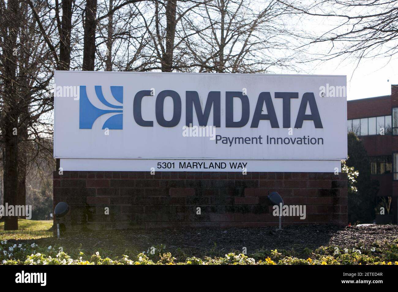 Un logo fuera de la sede de Comdata en Brentwood, Tennessee el 4 de febrero  de 2017. Foto por Kristoffer Tripplaar *** por favor use crédito del campo  de crédito *** Fotografía de stock - Alamy