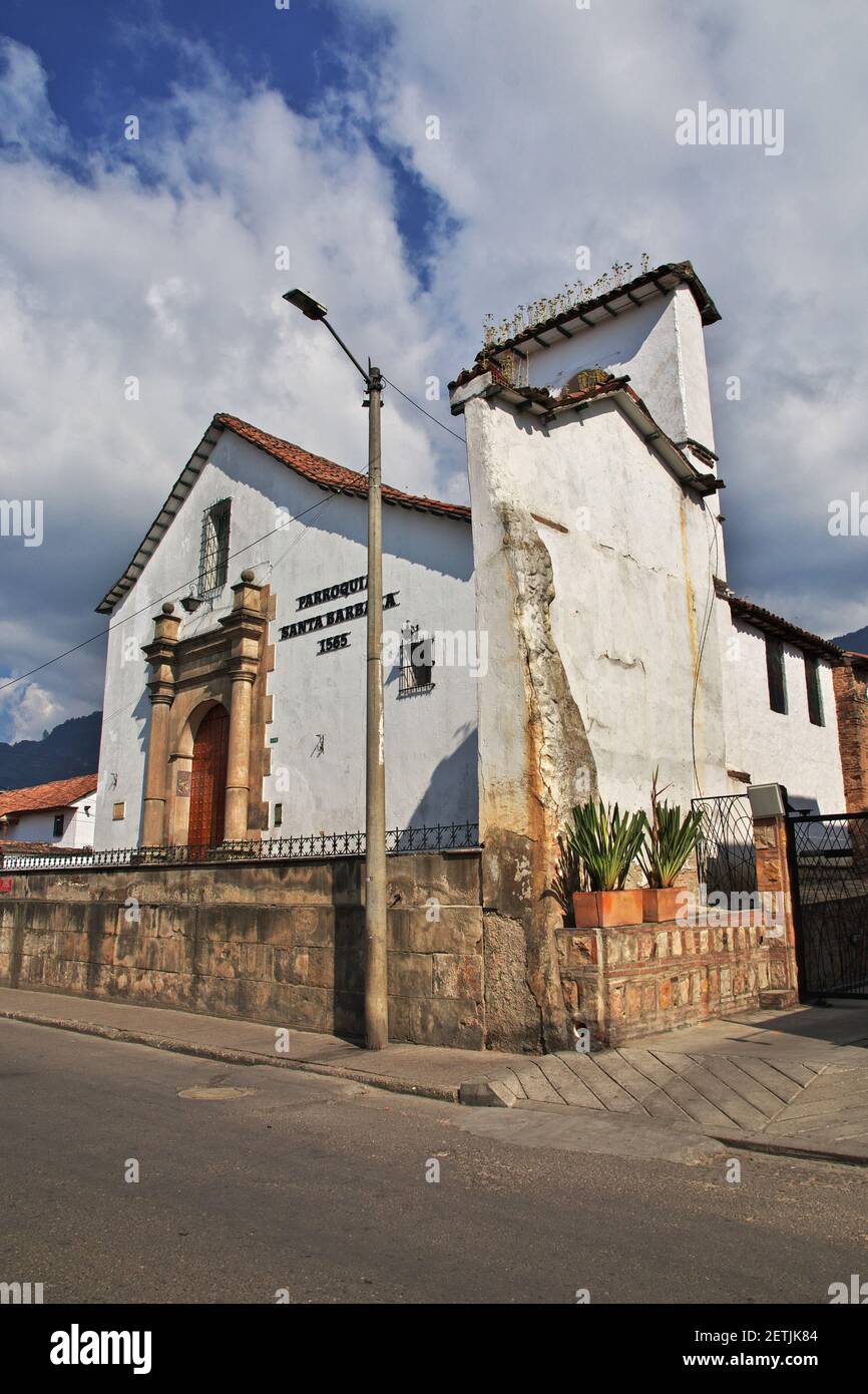 La antigua iglesia en Bogotá, Colombia, Sudamérica Fotografía de stock -  Alamy