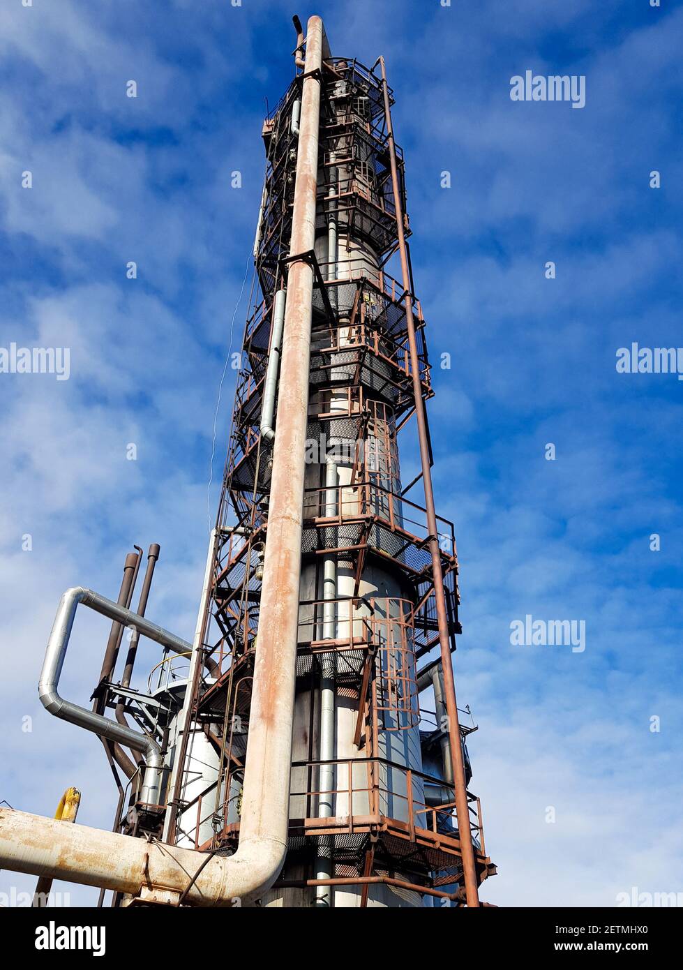 Columna principal de rectificación de primer plano de metanol crudo Foto de stock
