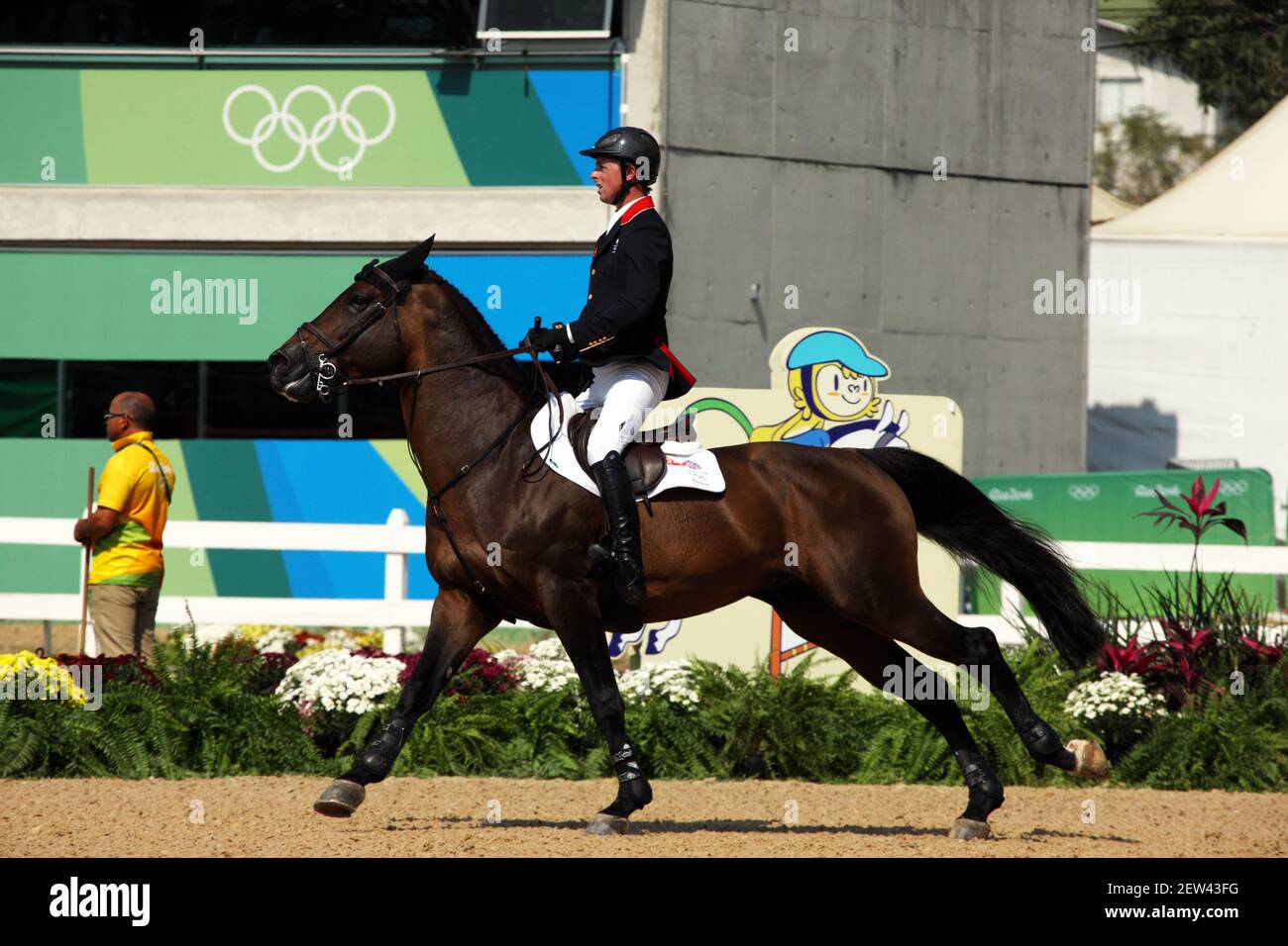Ben Maher de Gran Bretaña montando Tic TAC en los Juegos Olímpicos de 2016 en Río de Janeiro, Brasil Foto de stock