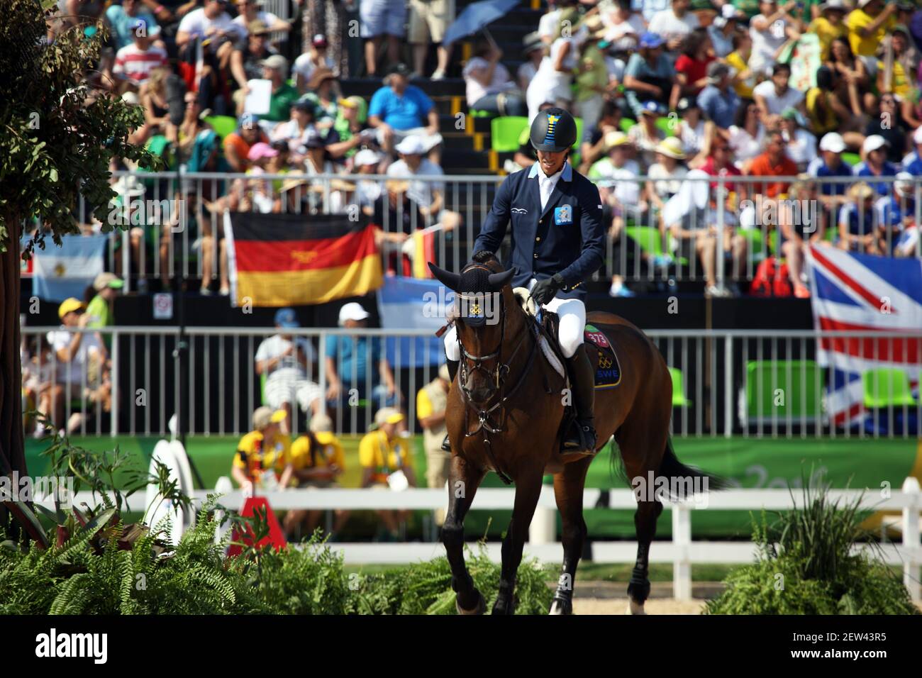 Henrik Von Eckermann, montando en Yajamila, por Suecia en los Juegos Olímpicos de 2016 en Río de Janeiro, Brasil Foto de stock