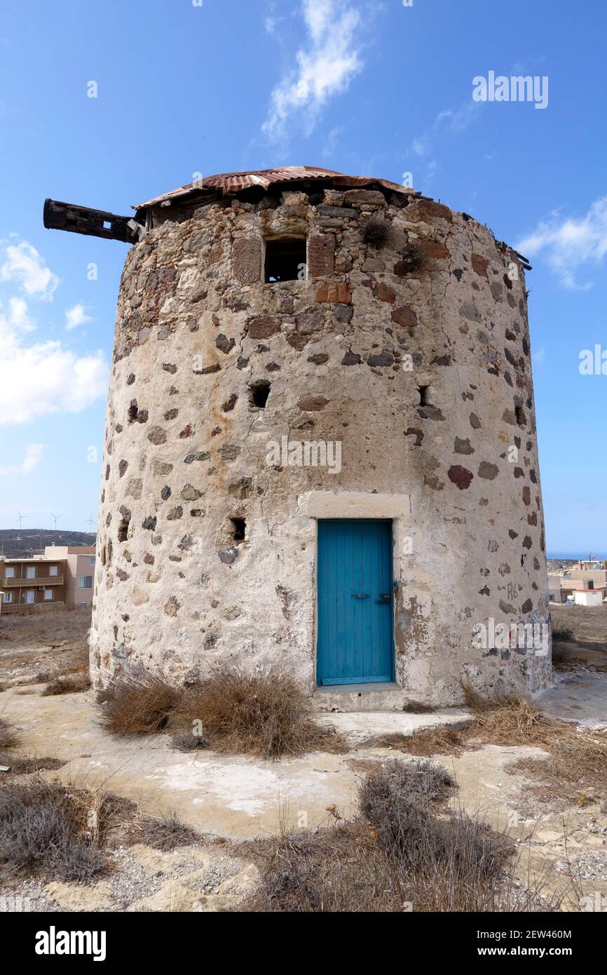 Ruinas del antiguo molino de viento en el casco antiguo de Kefalos La isla griega de Kos Foto de stock