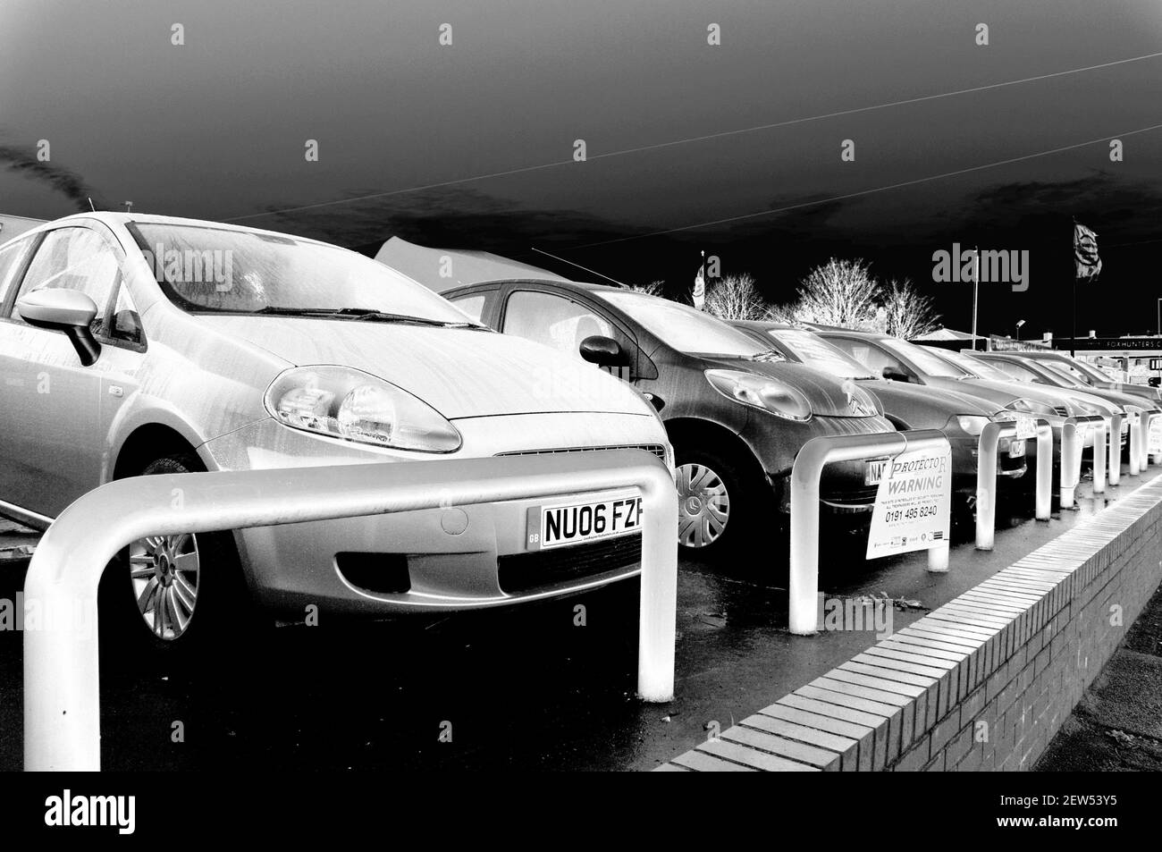 Venta de carros usados de stock y negro - Alamy