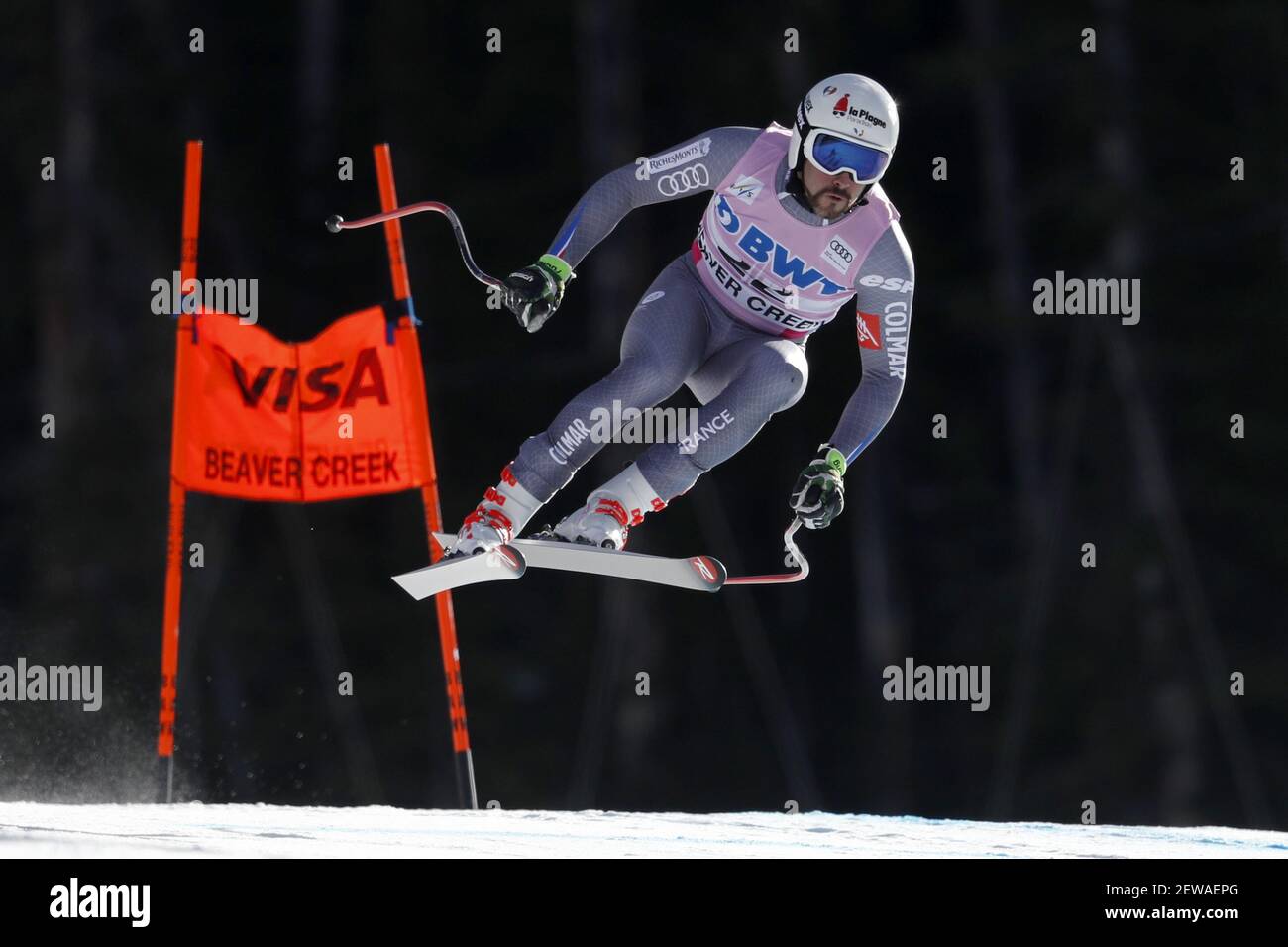 2 de diciembre de 2017; Avon, CO, EE.UU.; Brice Roger de Francia durante la carrera de descenso de hombres en la Copa Mundial de esquí alpino del FIS 2017 en Beaver Creek. Crédito obligatorio: Jeff Swinger-USA hoy Deportes Foto de stock