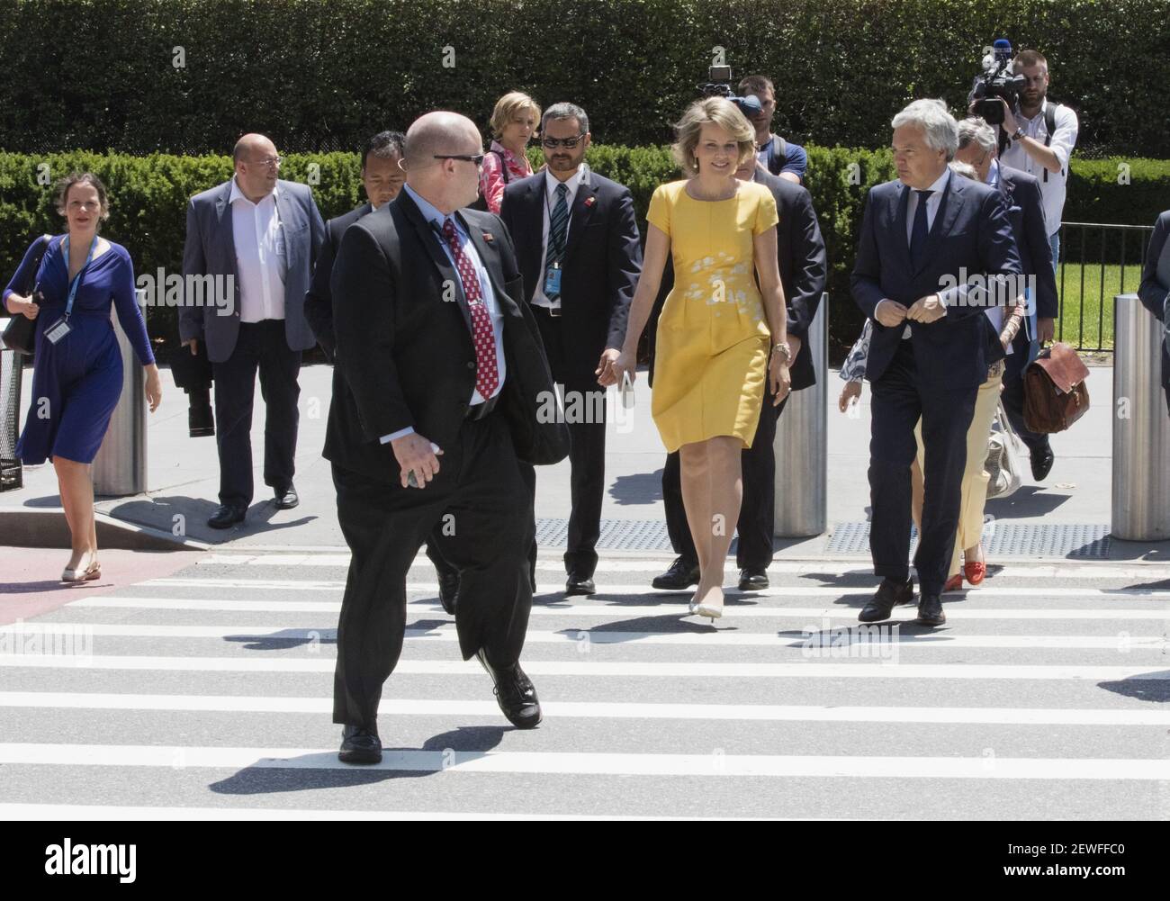 La Reina Mathilde de Bélgica junto con el Viceprimer Ministro y Ministro de Asuntos Exteriores Didier Reynders después del debate temático de alto nivel de la Asamblea General sobre los derechos humanos hoy en la sede de la ONU en Nueva York el 12 de julio de 2016. Foto de stock
