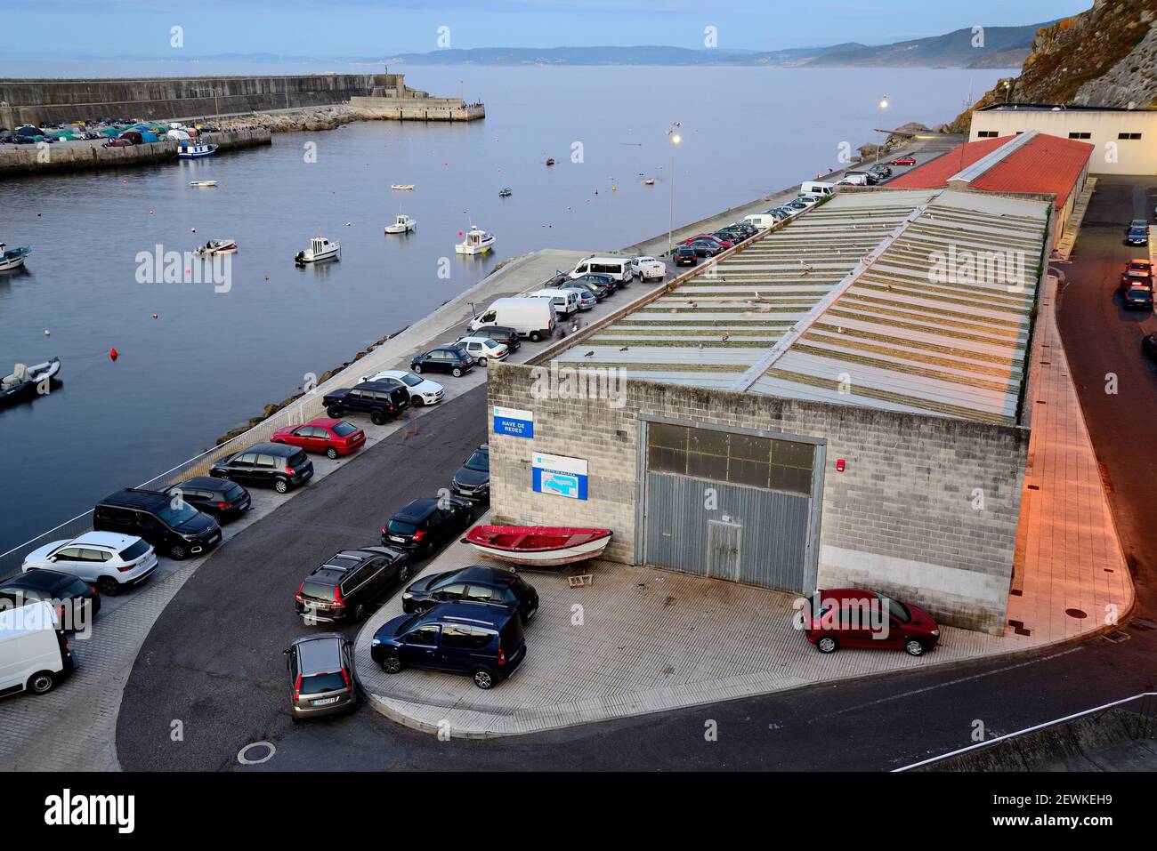 Almacén en el puerto marítimo de Malpica de Bergantiños, A Coruña, España  Fotografía de stock - Alamy