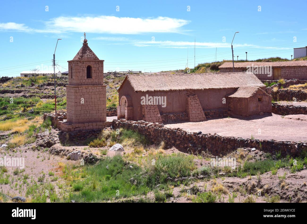 Iglesia vieja de Socaire. Norte Grande de Chile. Foto de stock