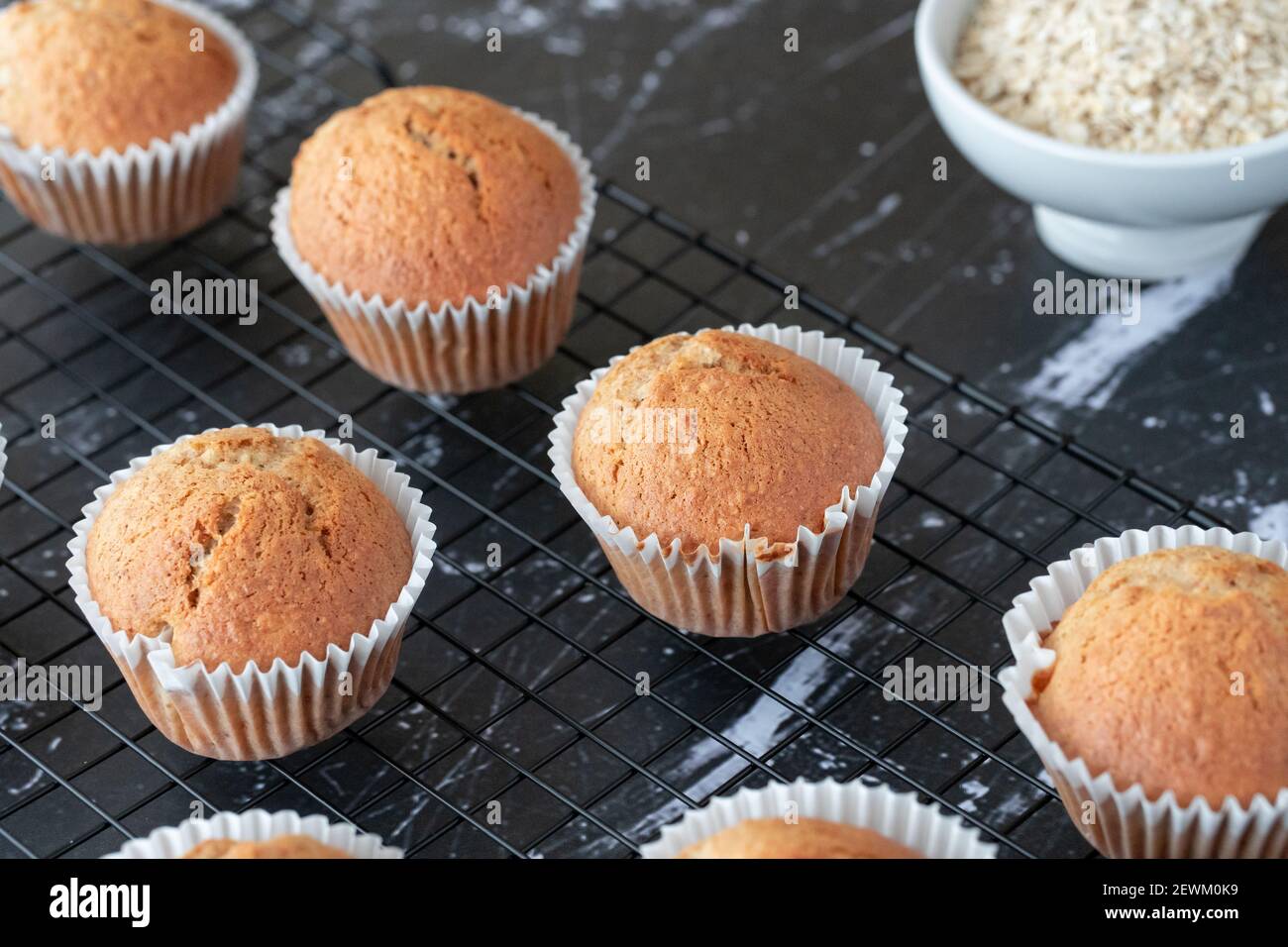 Deliciosos y saludables muffins caseros hechos con harina de trigo