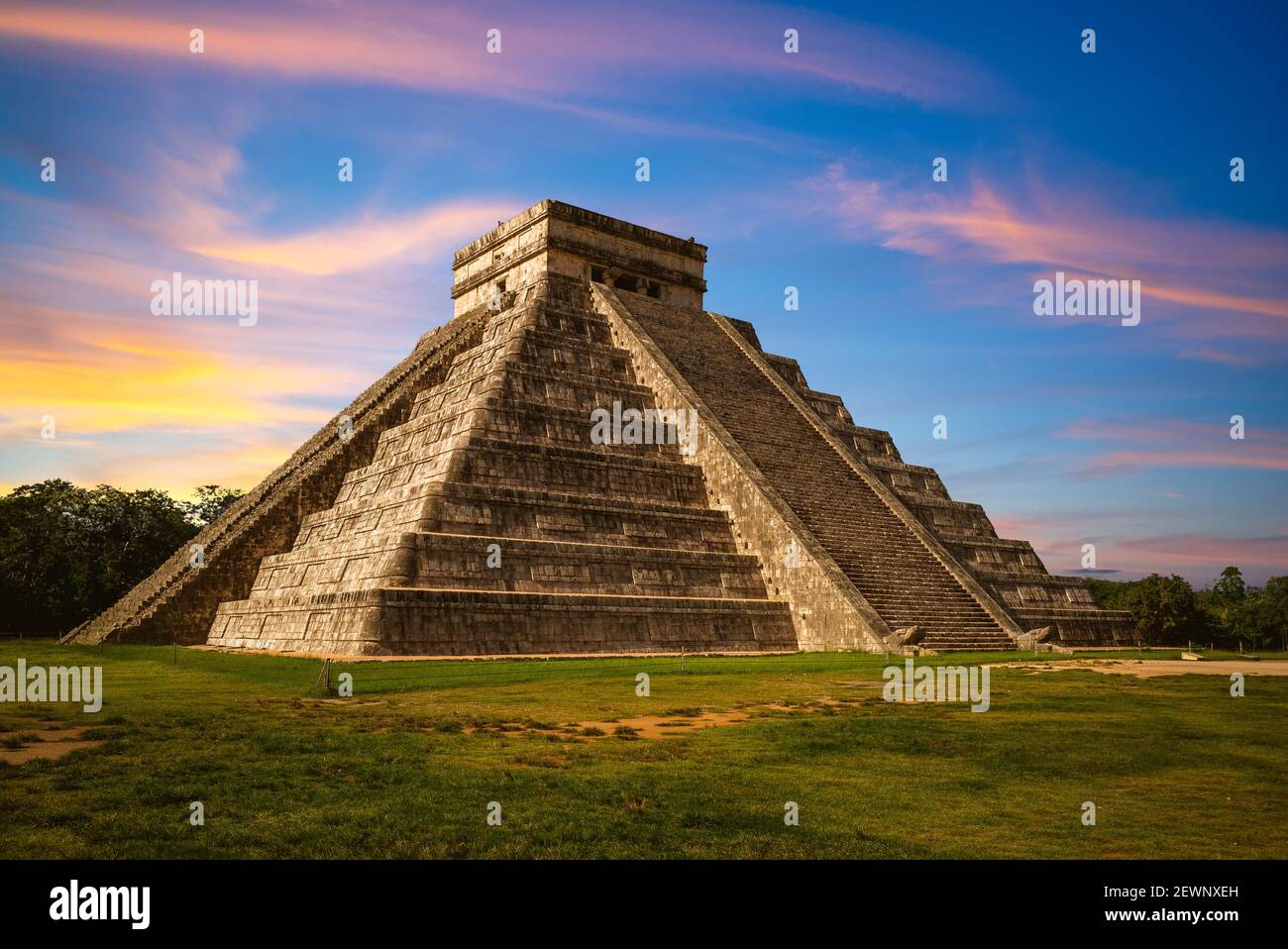 El Castillo, el templo de Kukulcan, Chichen Itza, México Fotografía de