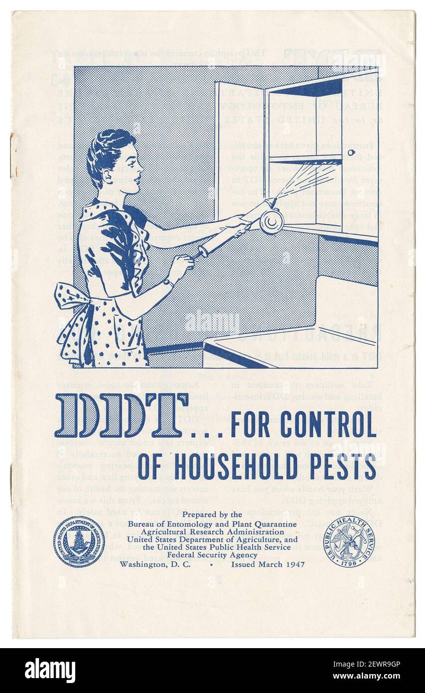 Folleto de marzo de 1947, DDT para el control de plagas en el hogar, preparado por la Oficina de Entomología y cuarentena Vegetal, Administración de Investigaciones agrícolas, Departamento de Agricultura de los Estados Unidos, y la Agencia Federal de Seguridad del Servicio de Salud Pública de los Estados Unidos. Foto de stock