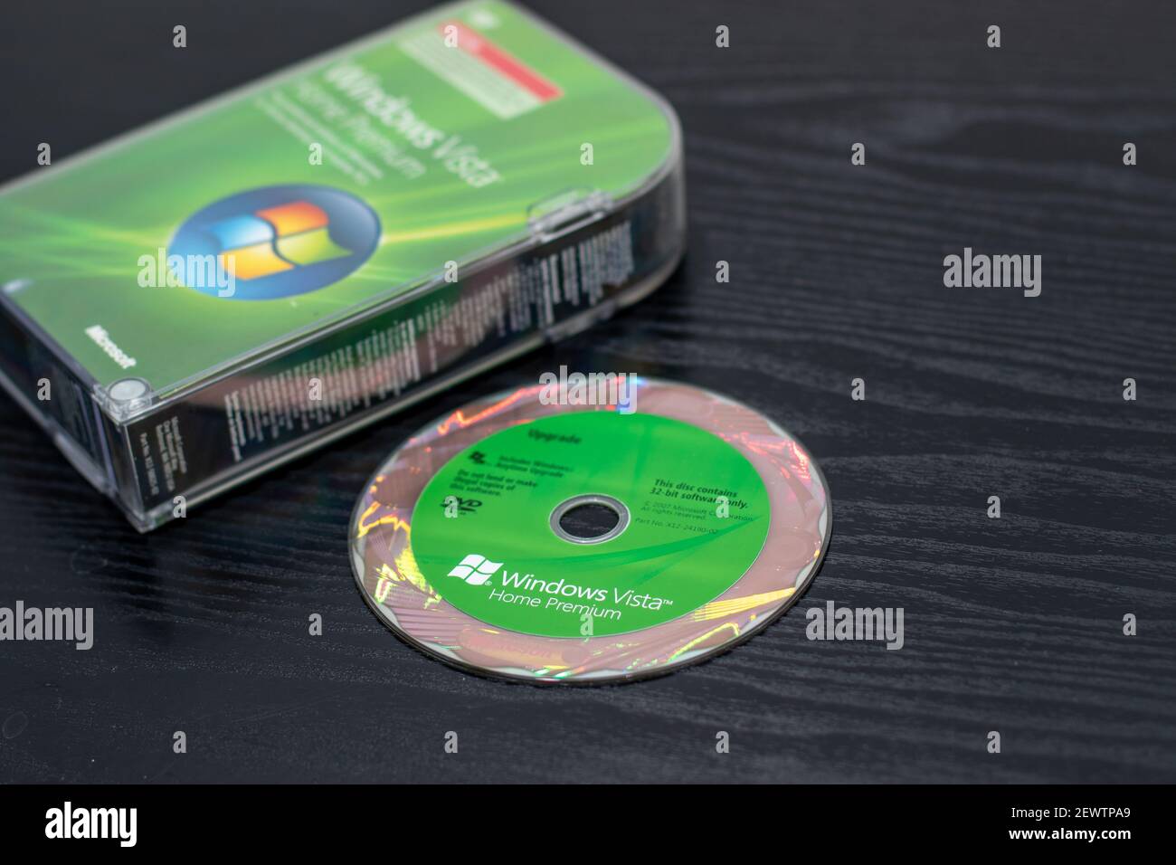 La caja y el disco poco fiables del sistema operativo Windows Vista  Fotografía de stock - Alamy