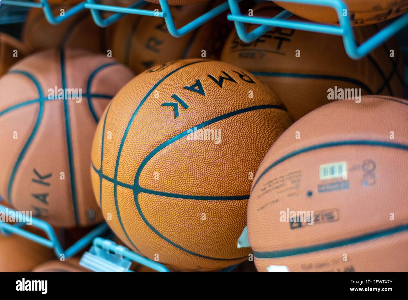 Basketball Team League Logo Orange Fotos e Imágenes de stock - Alamy